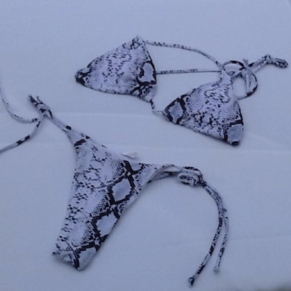 Women's 2-piece thong swim suit